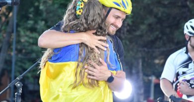 700 км на велосипеді, концерти на площах і мотивація для всієї України: "НЕзалежний" велотур Олега Собчука набирає обертів