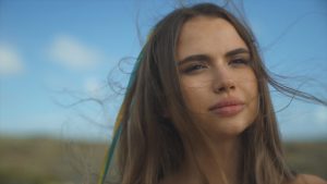 Співачка KAVA стала голосом всіх жінок-біженок у новій відео роботі