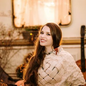 Співачка DANIELA презентувала пісню "Повертайся живим" на музику Миколи Мозгового