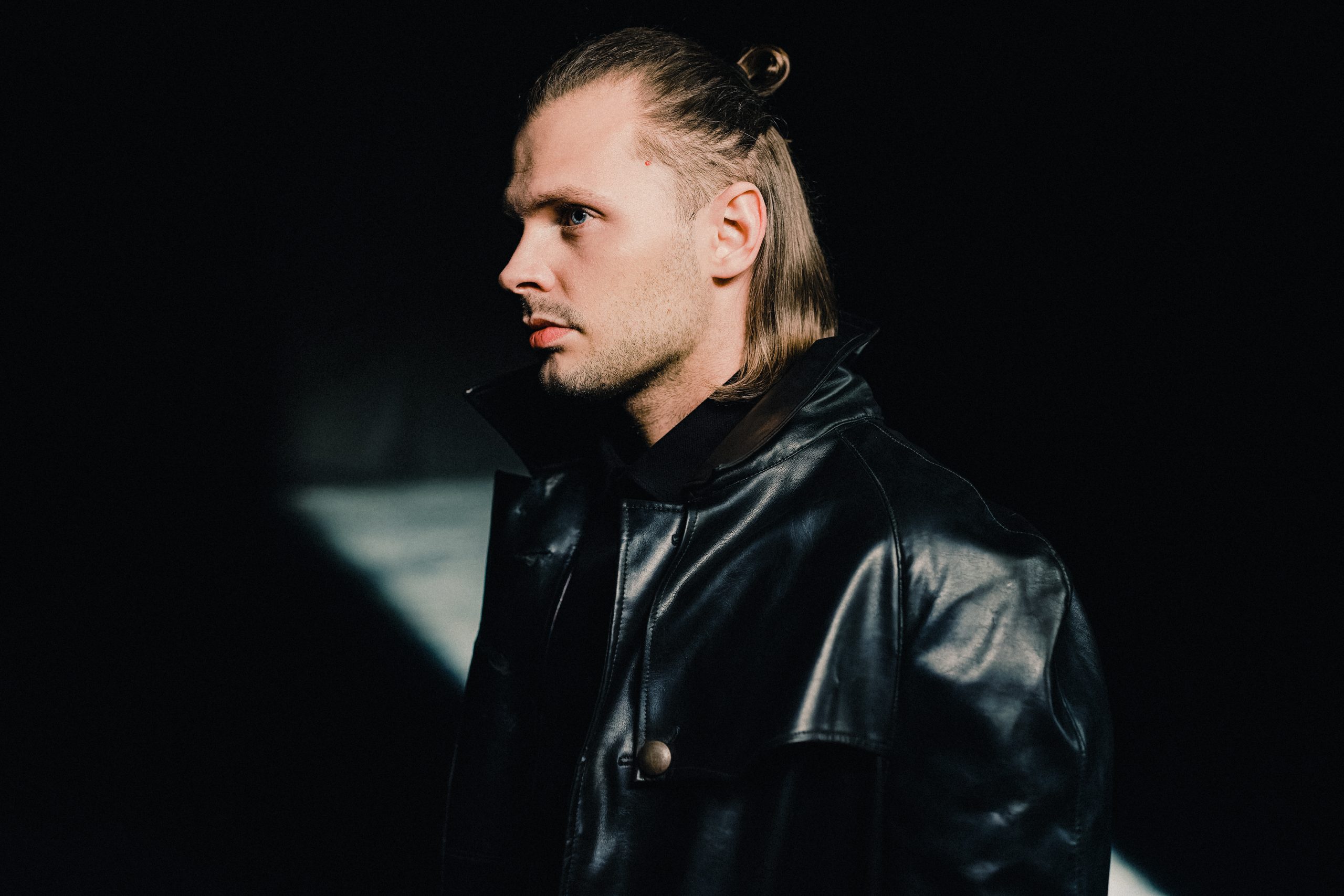 noir перевод песни