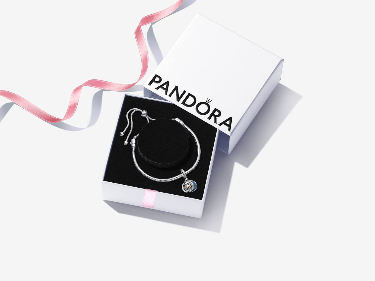 ГО «УААСП» розпочала співпрацю з ювелірним брендом Pandora в Україні