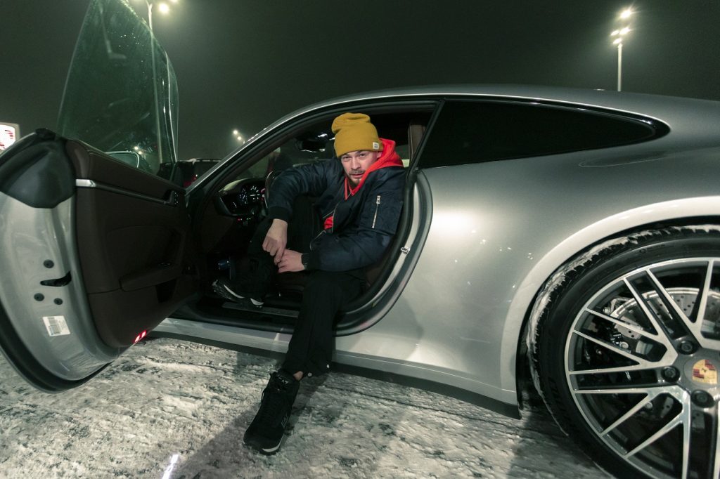 Зізнання у коханні до … авто: трек "911" від хіп-хоп артиста Filini