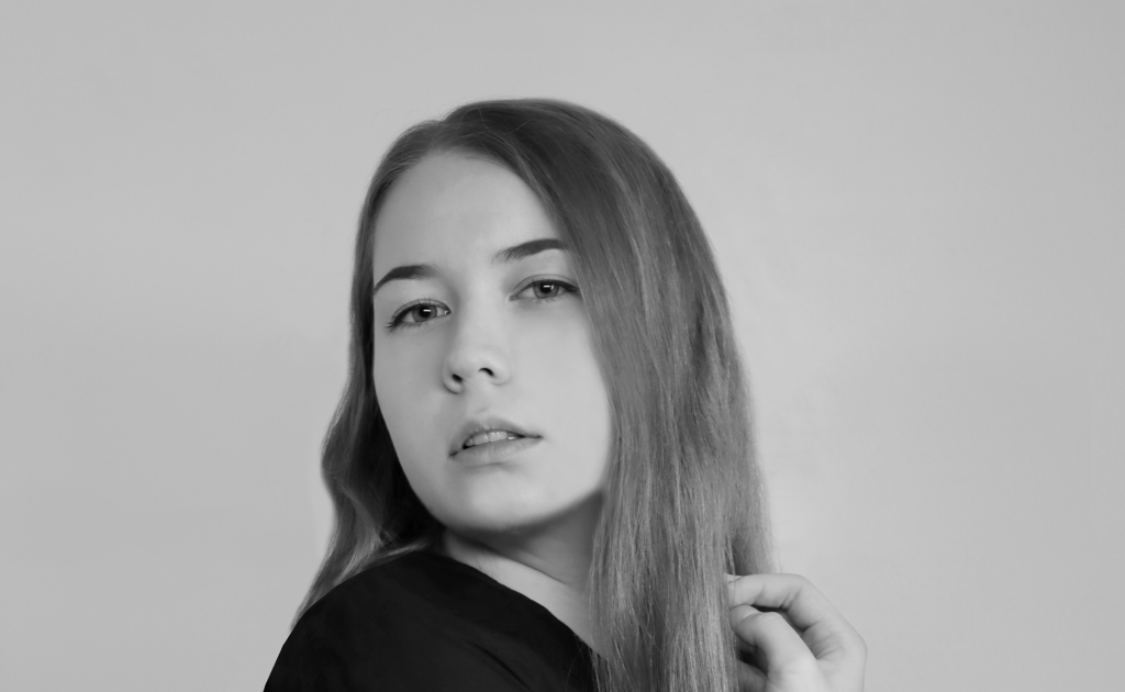 Молода київська співачка ASLAMOVA присвячує кліп «24/02» усім загиблим дітям під час війни з росією