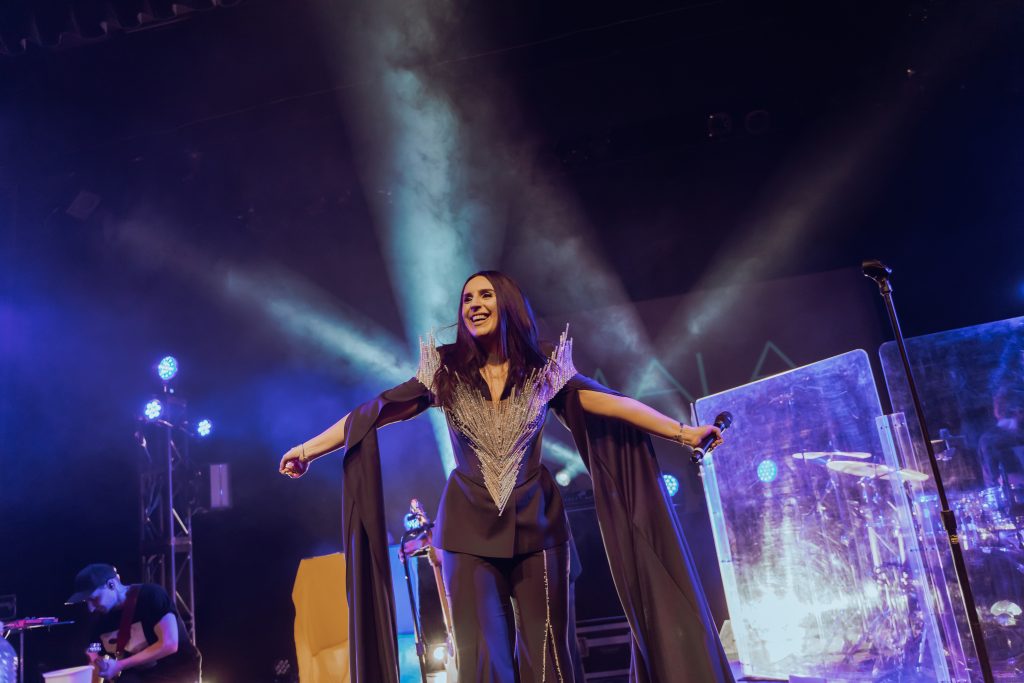 Поринь у музичний світ JAMALA у своєму місті: співачка вирушає у концертний тур, щоб заспівати для “Своїх”