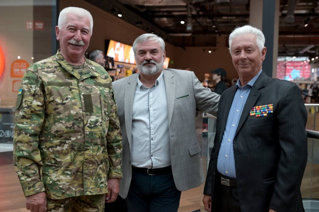Концерт зірок, книга історії і подяки: як Оболонь відзначила 50-річчя