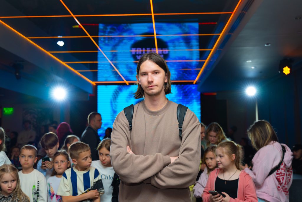 У Києві відбулася прем’єра кліпу "Фільтри" — нової роботи Артема Котенка