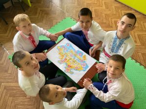 Фонд «Юлині бабусі» запустив збір до Дня захисту дітей