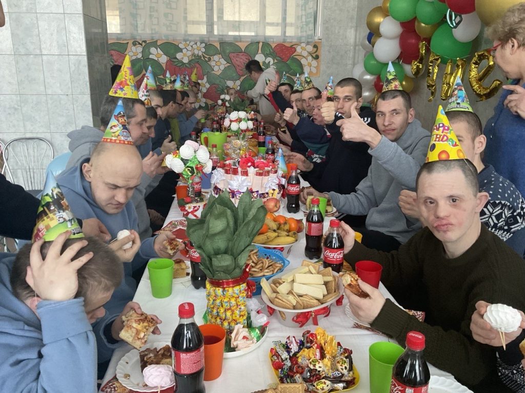 Фонд «Юлині бабусі» запустив збір до Дня захисту дітей