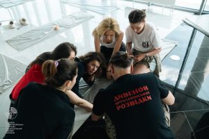 Петрожицька Олійник та інші: зірки вчилися тактичній медицині 
