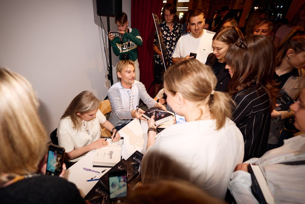 Презентація роману Ольги Навроцької у книгарні «Сенс»