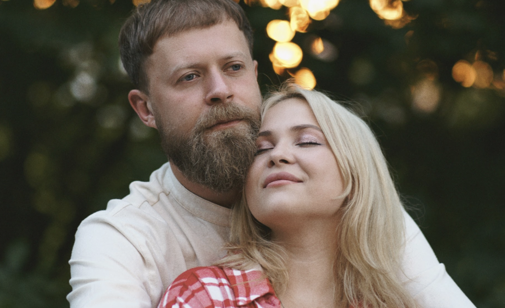 SUROV і VERONIKA представляють новий хіт «TAXI»