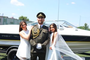 Сестри-близнючки Діана та Ілона Міхно презентують реліз «Капітан»