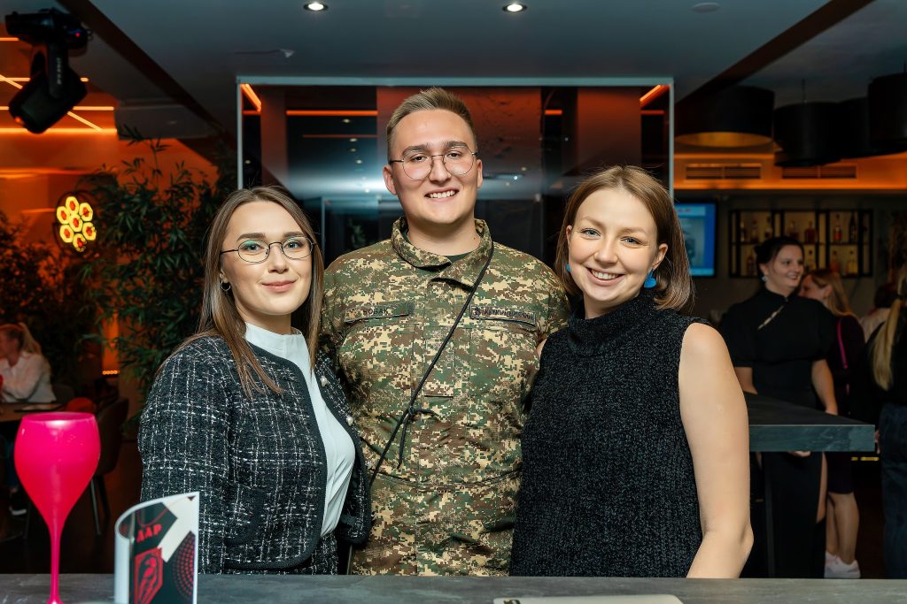 Історія про любов з військовим: Ірена Карпа презентувала книгу