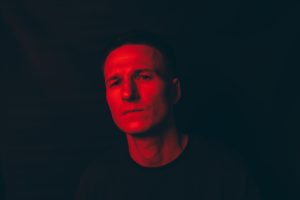 Реліз нового синглу від DOVI "Ми всі в тумані"