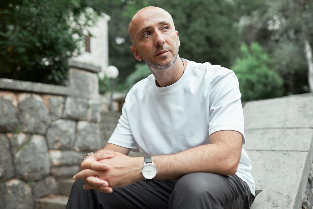 Діма Голик презентував нову надихальну пісню «В тебе є ти»