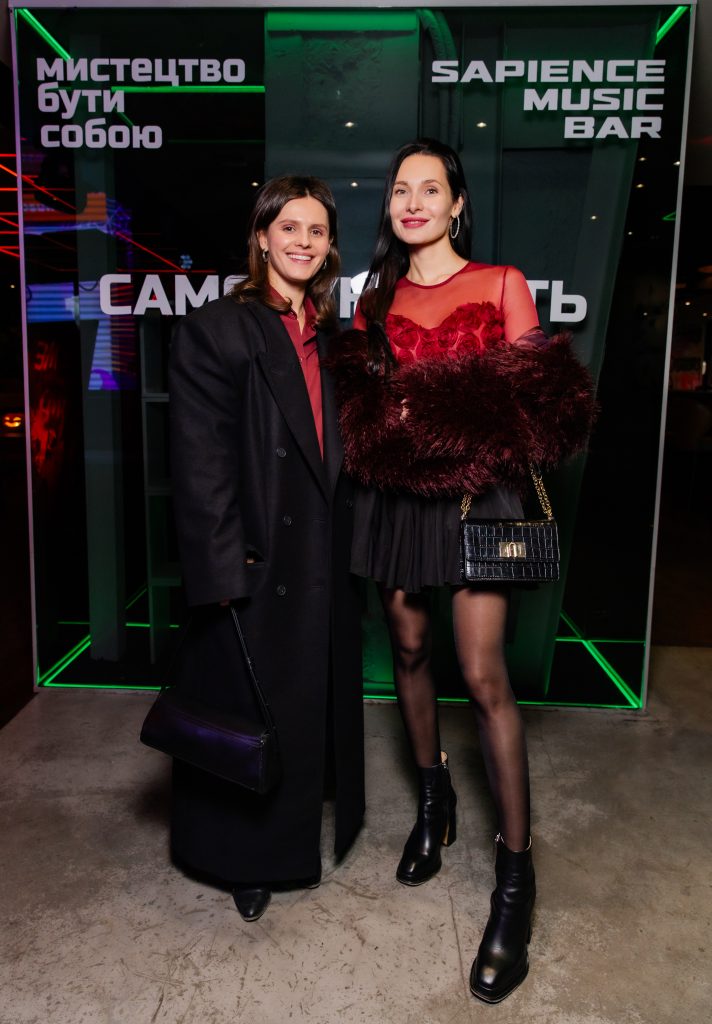 «Читай серцем»: зірка шоу «Холостяк» зачитав вірші