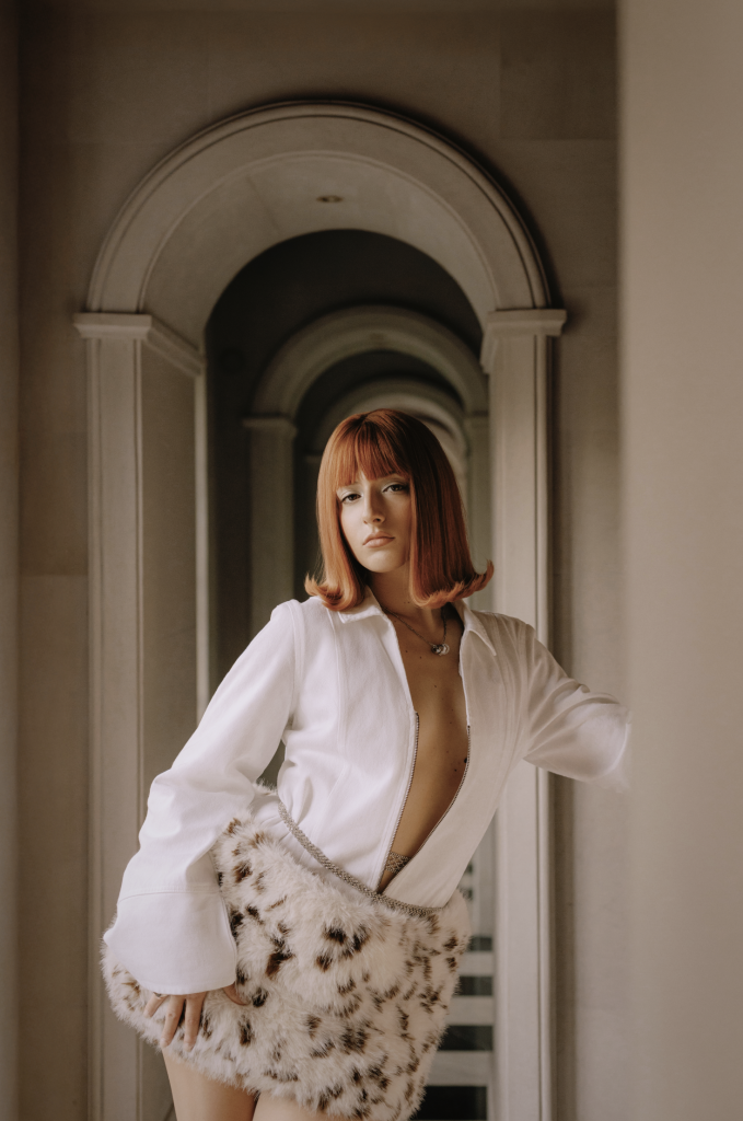 «Розкішна і зла»: Grisana про непростий шлях створення дебютного альбому, підтримку ЛГБТК+ спільноти та співпраці