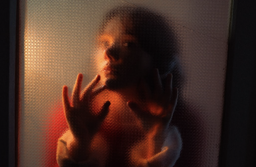 “обійми тиші” - ніжна історія від yosyaa про любов що зцілює