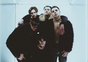 Трек у стилі емо-року та пост-гранжу від SEXTUR та СКВЕР