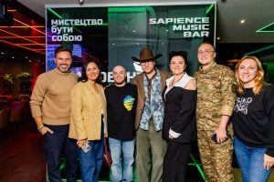 «Читай серцем»: зірка шоу «Холостяк» зачитав вірші 