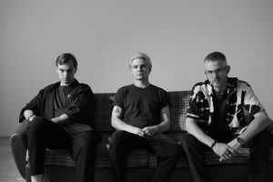 теорія розбитих вікон презентує дебютний альбом