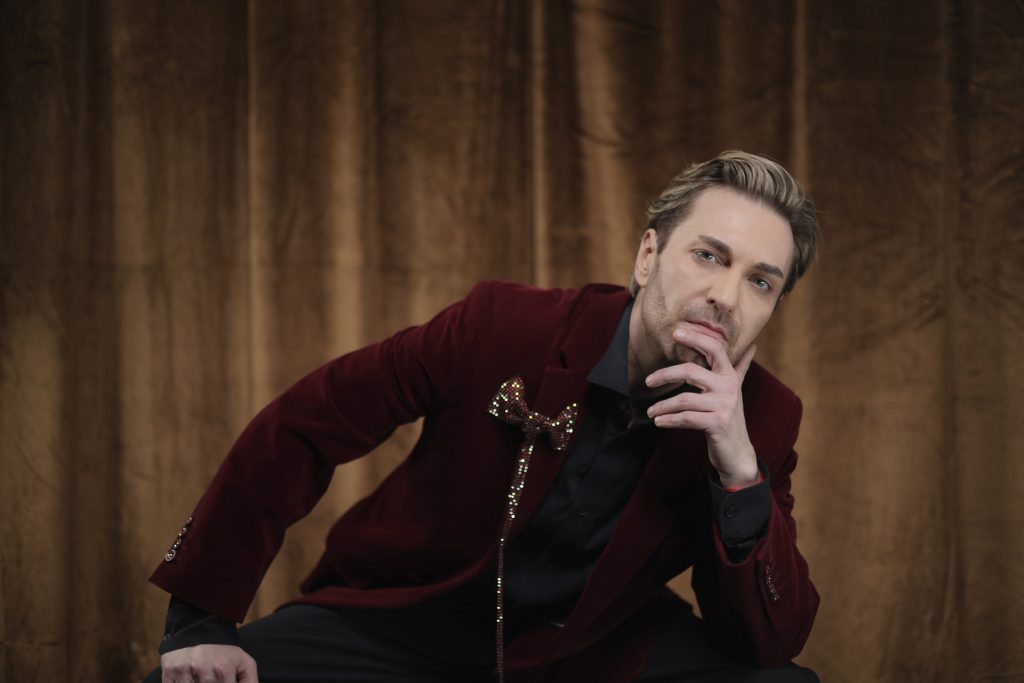 "Дінь дон": EL Кравчук повернув свій ТікТок-хіт "ЛА-БУ-БУ-БУ"