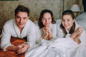 Тріо Мареничі: музика у серіалі «Обмежено придатні»