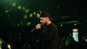 Білий Бо презентує «Тихо йшов» — трек про безтурботність