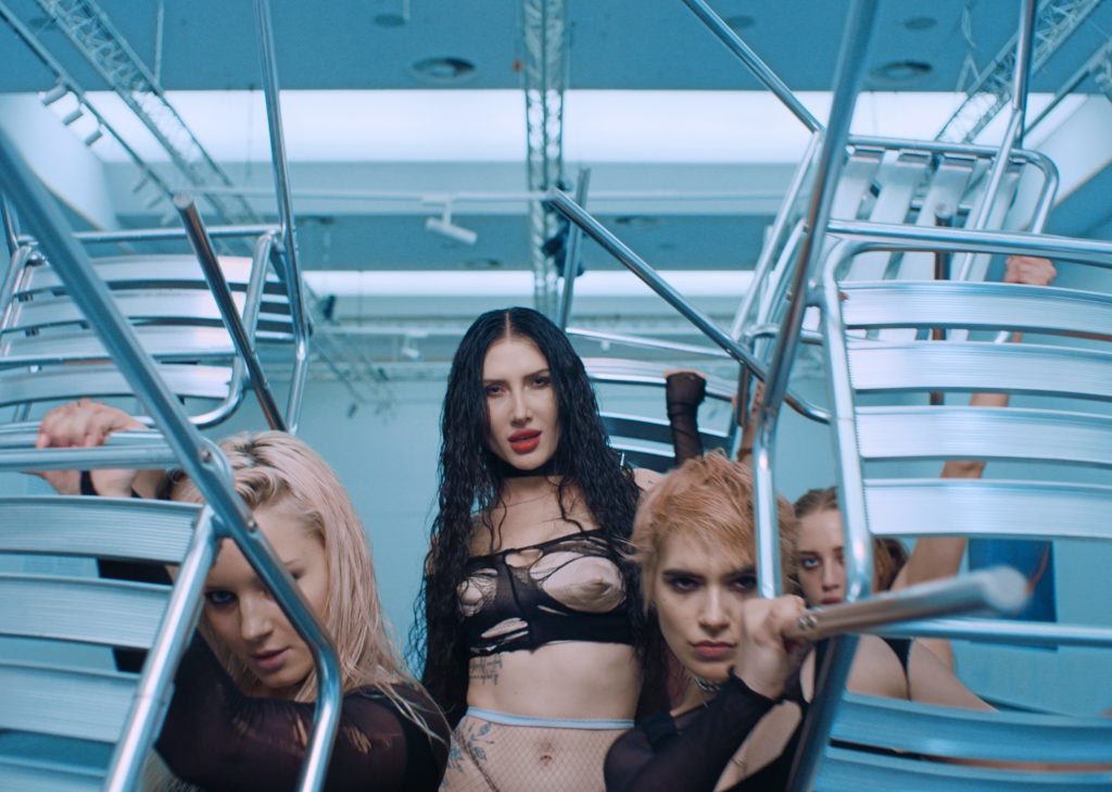 Співачка AELINA презентує першу відеороботу і трек