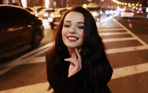 Христина Дарвай презентує щиру історію кохання у «Снігопад»