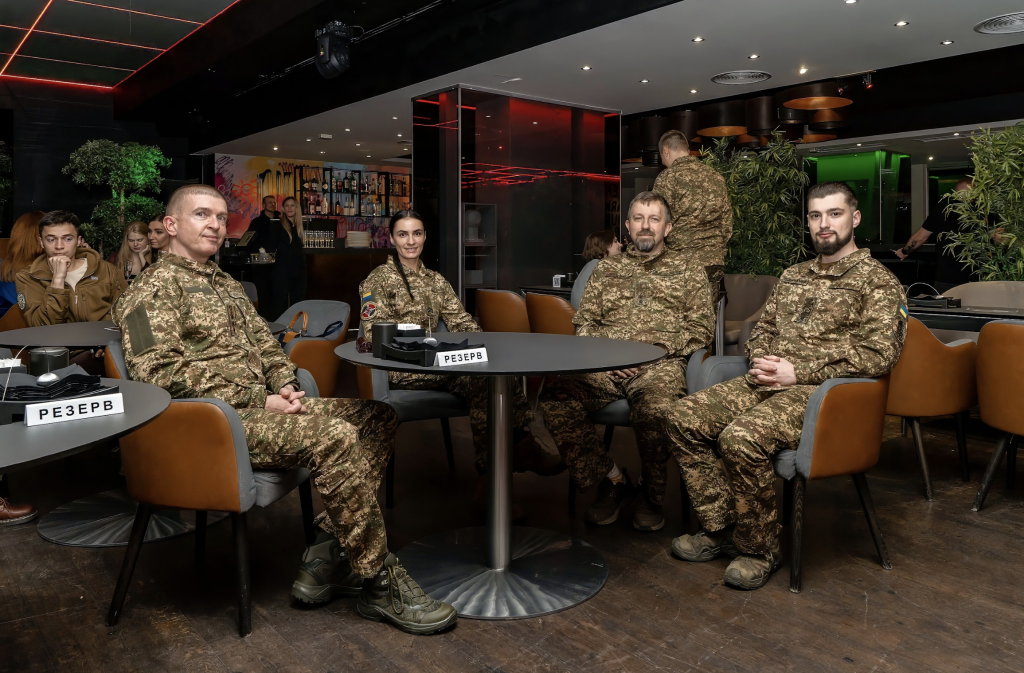 Суровцев Анатоліч: вірші від зірок для підтримки НацГвардії