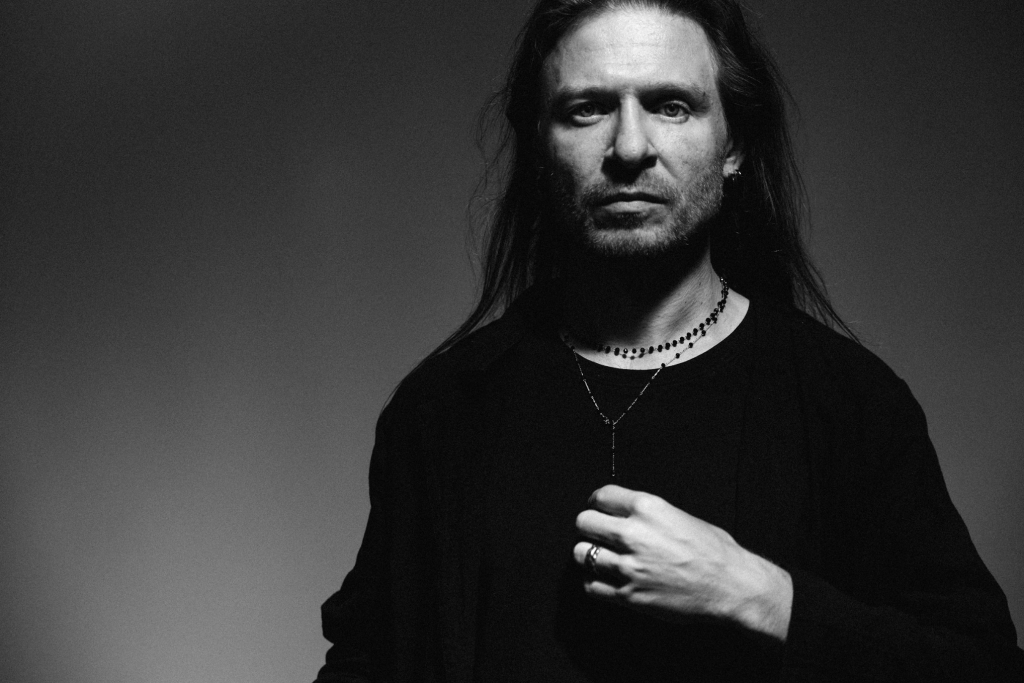 Новий реліз Стаса Корольова — «Скоро закінчиться війна»