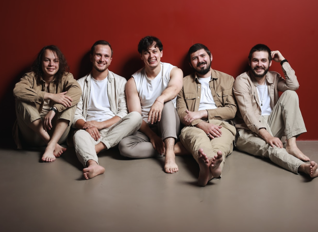 «Світло» яке перемагає темряву: новий трек від VSIVDOMA