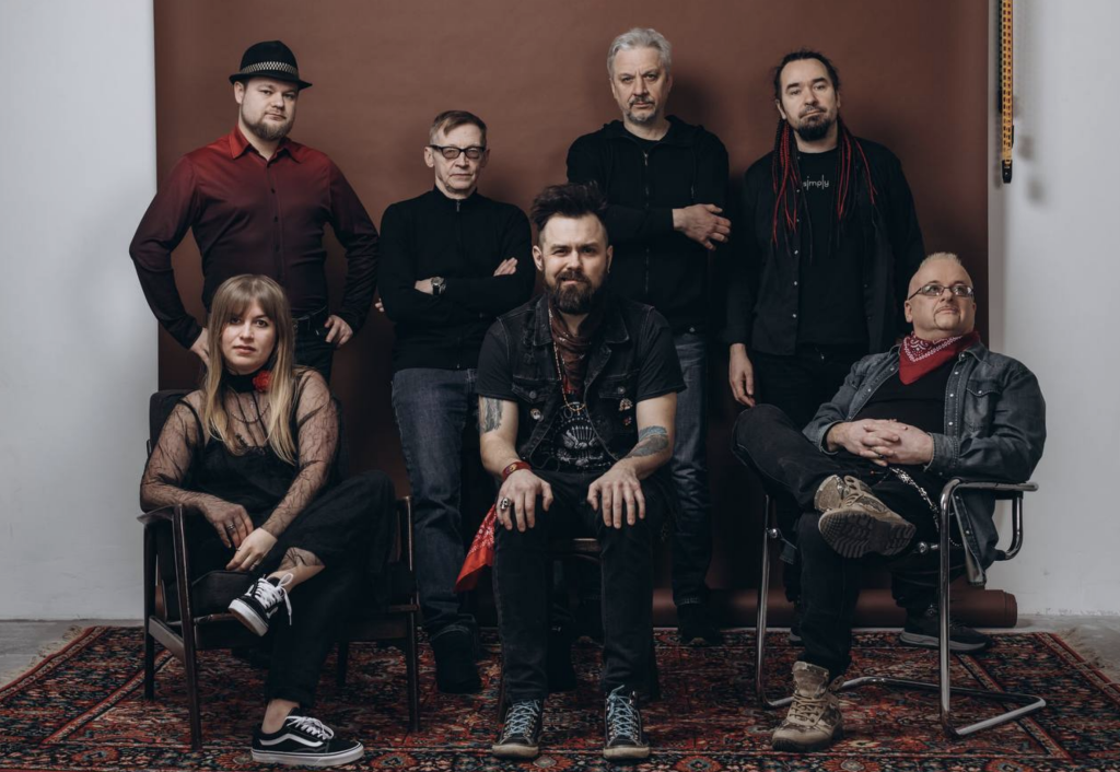 Як «Мертвий Півень» об’єднує епохи поезію і покоління