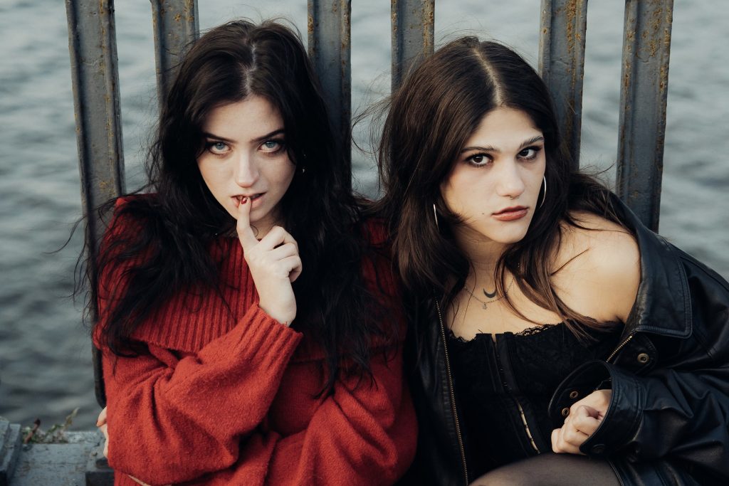 Shmiska та анастимоза презентували чуттєву пісню