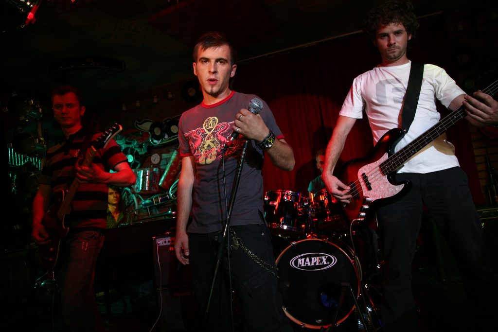 БЕЗ ОБМЕЖЕНЬ 27 років! Як розпочинався шлях гурту?