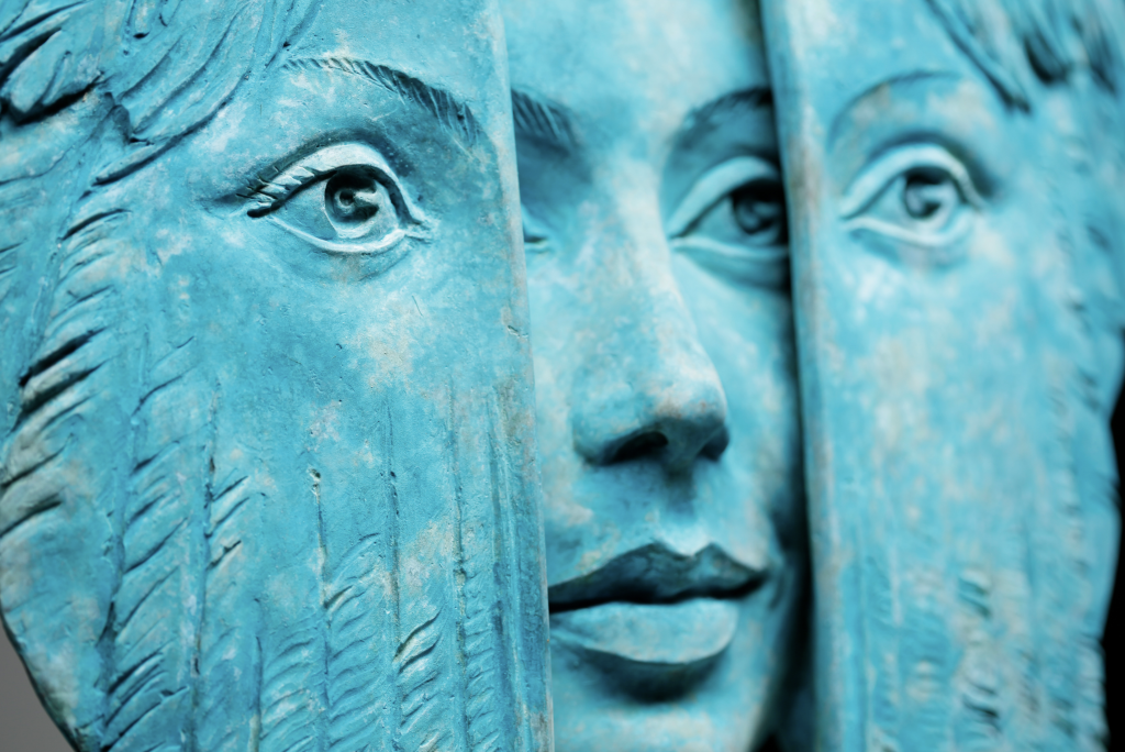 Митець Володимир Цісарик про «Фенікса» MUZVAR