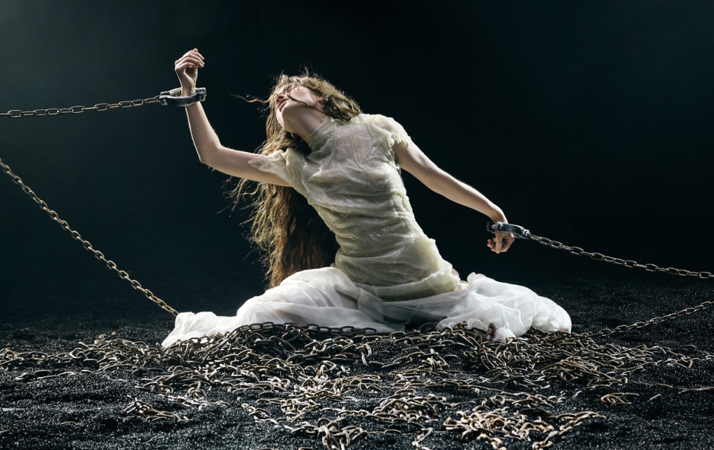 Jerry Heil представила кліп на пісню CATHARTICUS (prayer)