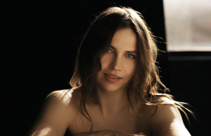 Oxana Trach після довгої паузи випустила нову роботу “Розтану”