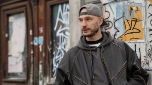 Шершень випускає трек про ярлики, за якими ховається історія