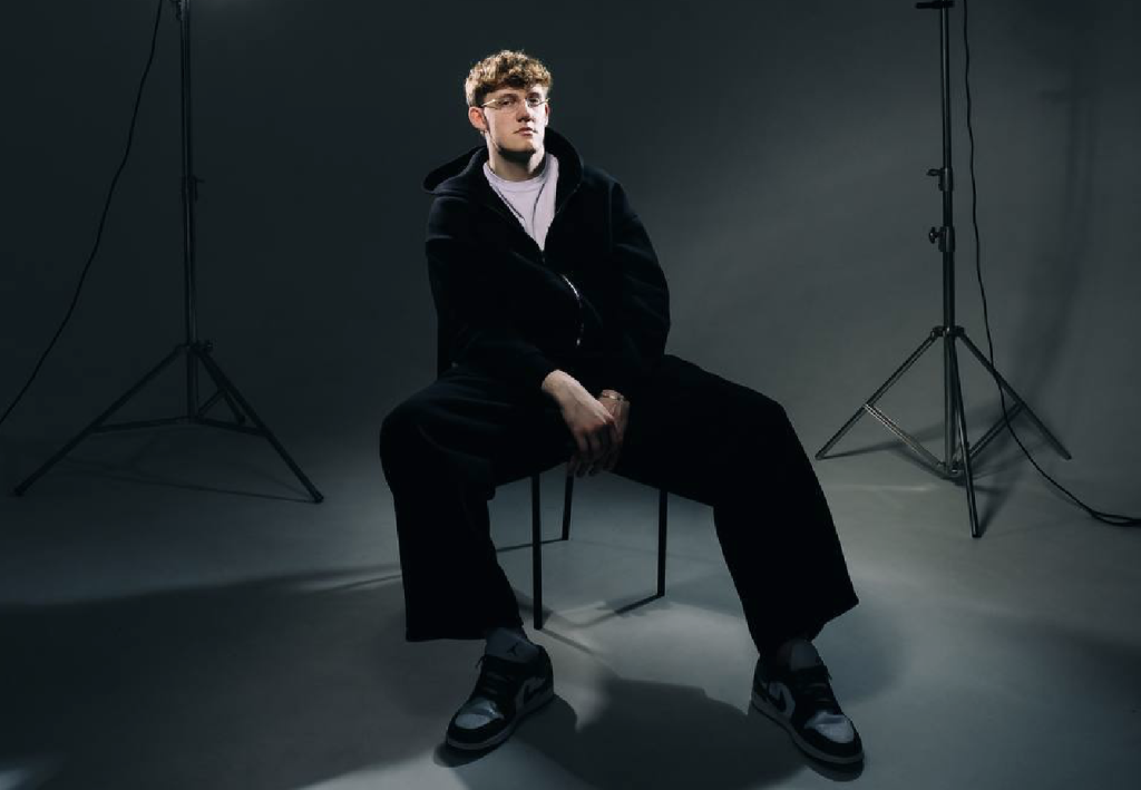 «Вулицями Міста» － теплий спогад про дім що живе в серці