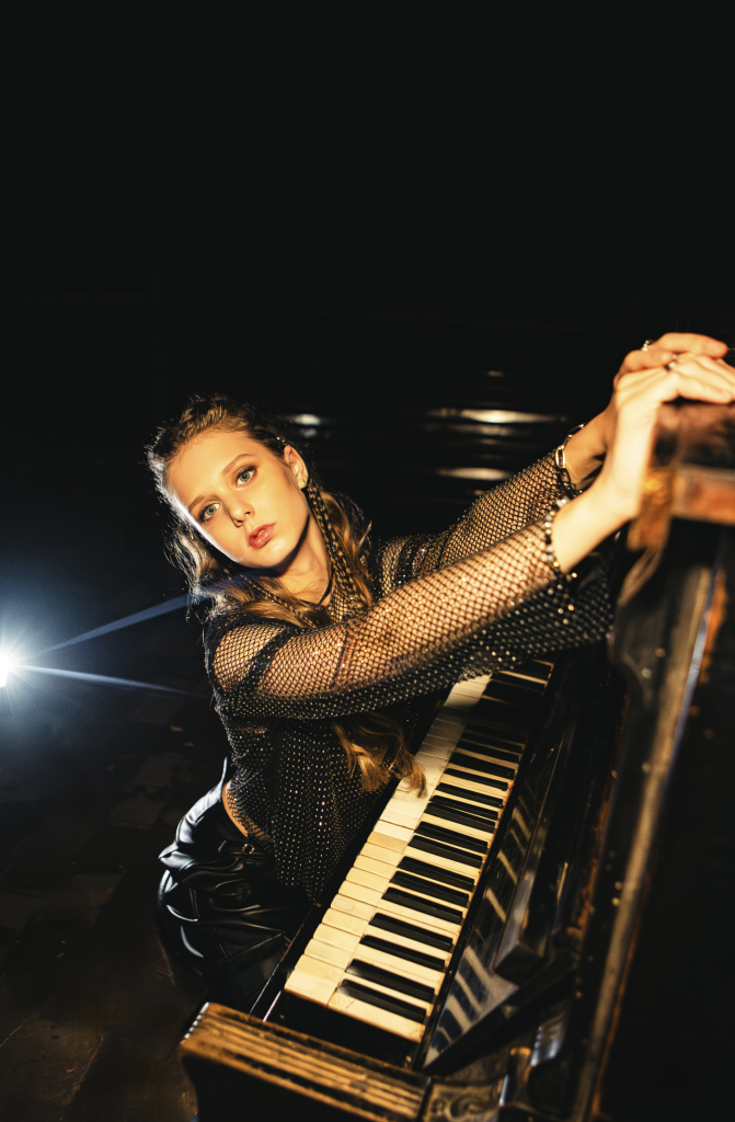 KristiAna: «Навіть одне добре слово може стати світлом»