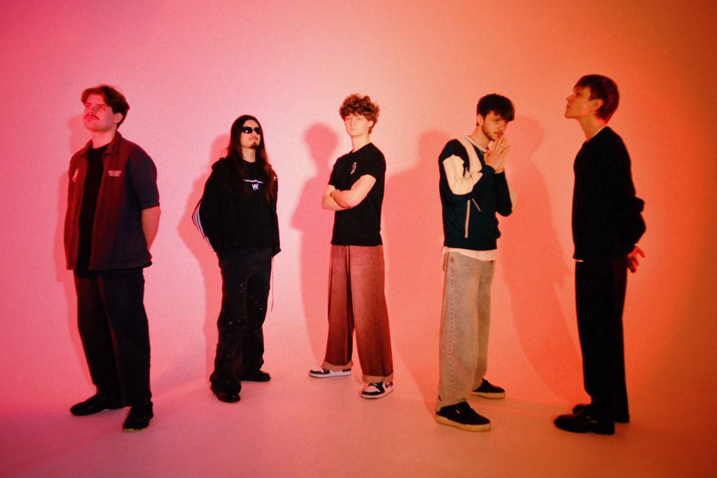 Український панк-рок гурт випустив трек про віру в краще