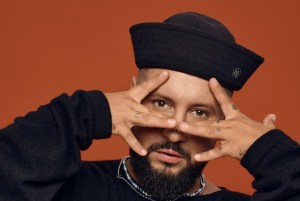 MONATIK «А що?» звучить у стрічці «Бачу тебе» 70 хвилин