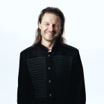 Стас Корольов презентує власну версію пісні YUKO — Syrotyna