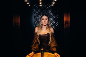 ALENA OMARGALIEVA презентує очікуваний трек «ФАНАТ»