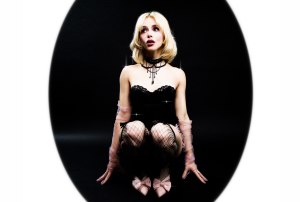 Же тем: Маша Кондратенко випустила іронічний трек