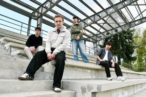 Гурт "сервант" та «Твій зайчик пише» представляють нову пісню