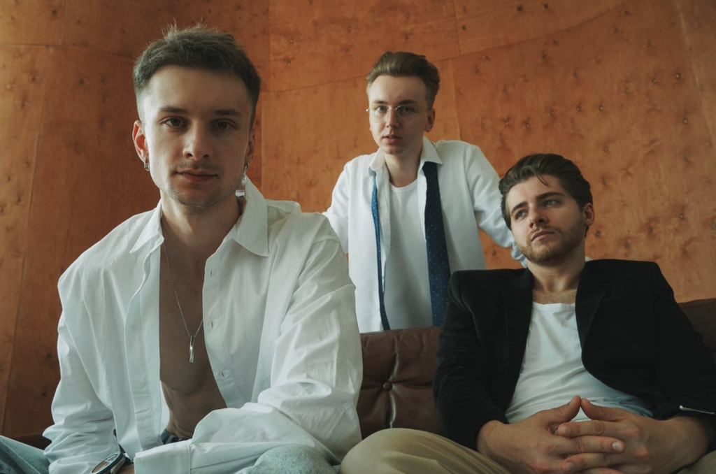 DVA презентують дебютний EP “DVAtion” — саундтрек юності