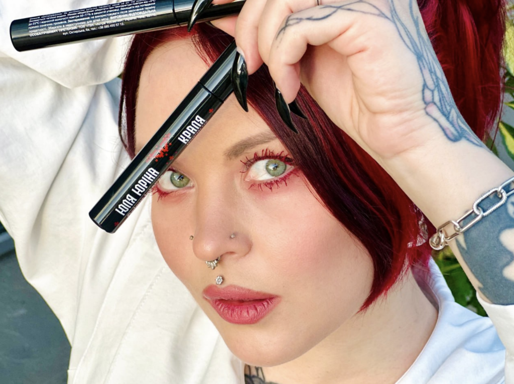 Юля Юріна презентувала лінійку тушей з Colour Intense